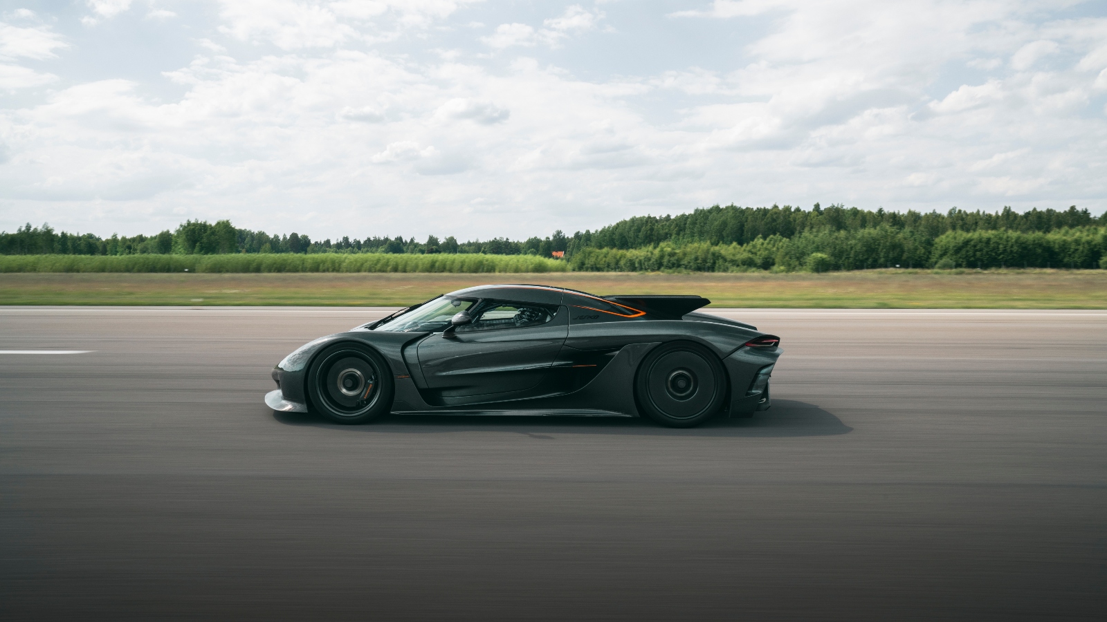Koenigsegg Jesko Absolut breaks 4 world records