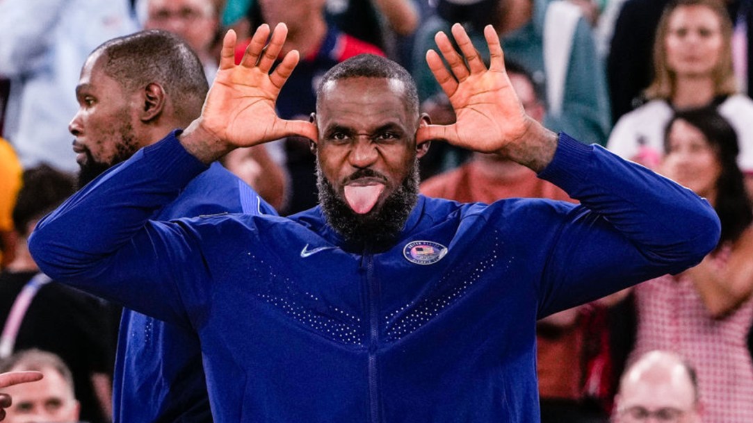 LeBron James Selfie Yell Kid Paris Club Olympics