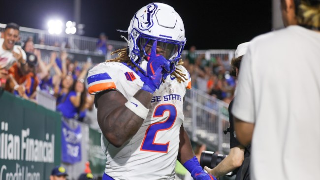 Boise State RB Ashton Jeanty celebrates a TD.