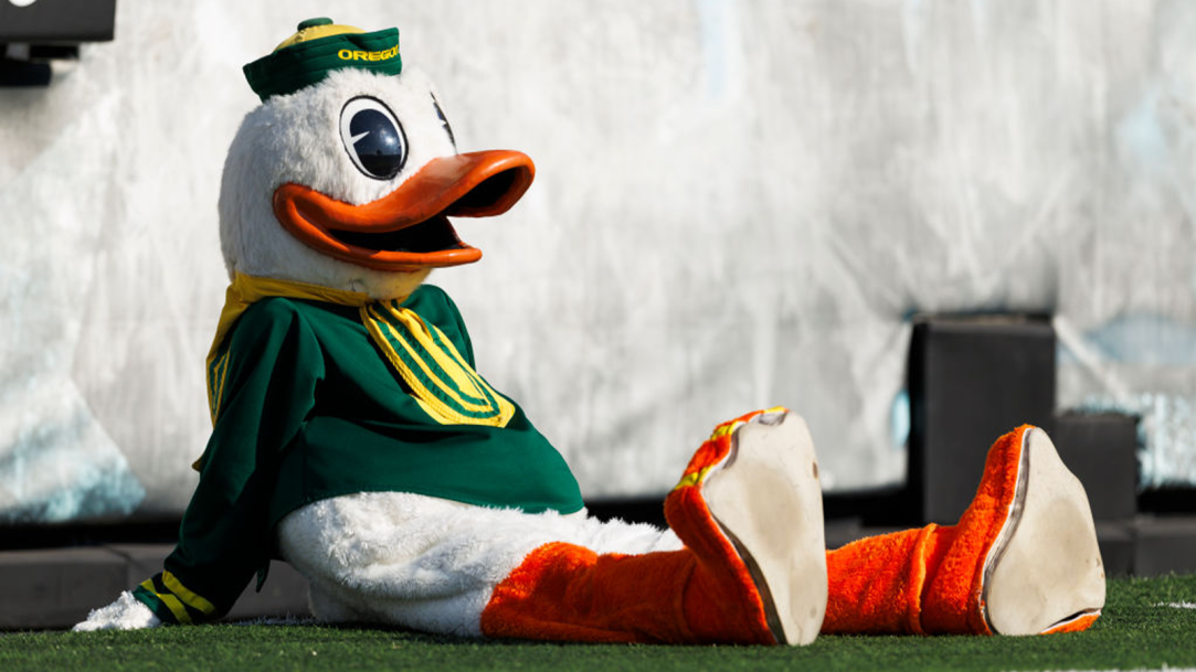 Oregon Duck Mascot Lose Head Fall