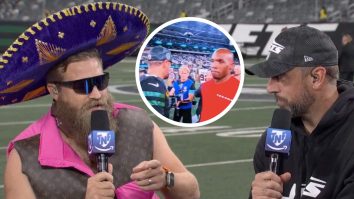 Aaron Rodgers Had Eventful Postgame; Seemingly Given Cold Shoulder By DeMeco Ryans, Confronted By Ryan Fitzpatrick