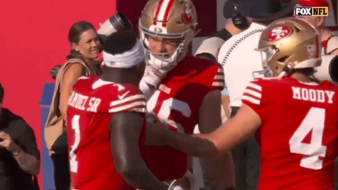 Deebo Samuel Throat Fight Jake Moody Long Snapper