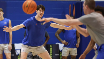 World’s Tallest Teenager Barely Fit On Florida’s Bench During His College Basketball Debut