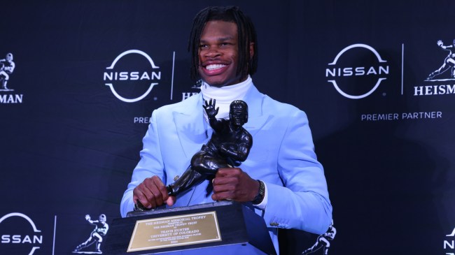 Colorado WR/DB Travis Hunter wins the Heisman Trophy.