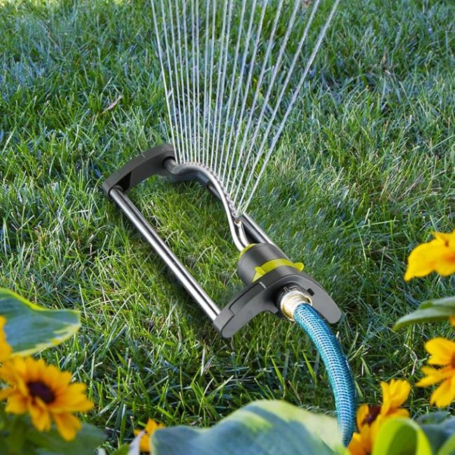 Plastic lawn sprinkler