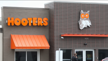 ‘Original’ Hooters In Florida & Chicago ‘Financially Strong’ Amid Hooters Bankruptcy News