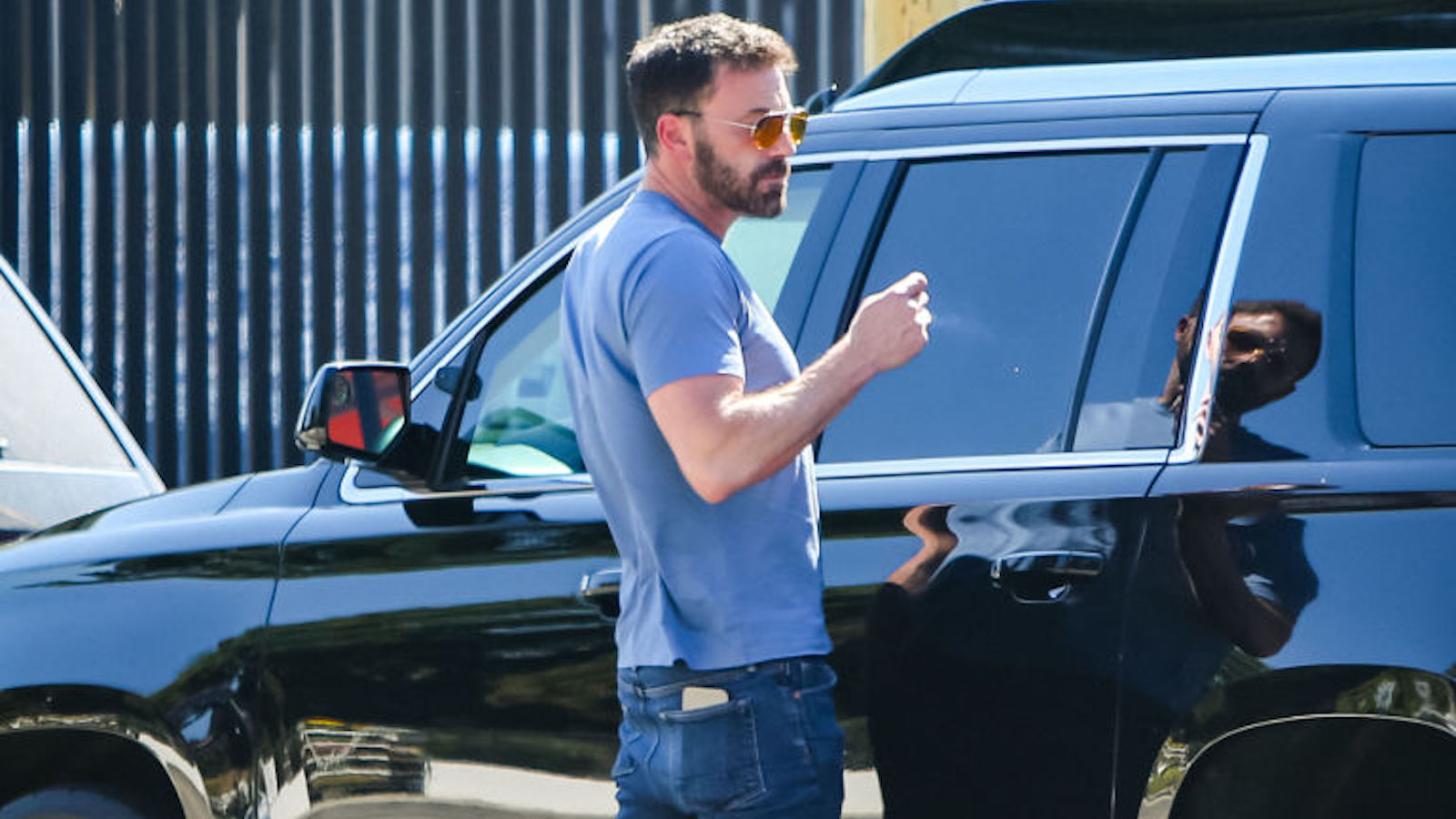 ben affleck smoking by his car