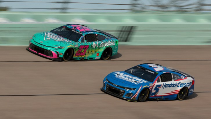 NASCAR Homestead Speedway Bubba Wallace races Kyle Larson