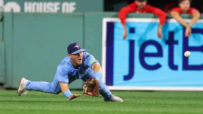 Toronto-Blue-Jays-center-fielder-Daulton-Varsho