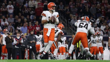 Cleveland Browns Re-Sign Fan-Favorite QB Who Led Them To The Playoffs