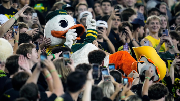 Electric ‘Shout’ Video From Oregon’s Spring Game Disproves Narrative About Horrible Fanbase