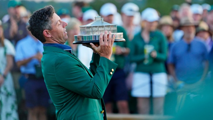 rory-mcilroy-masters-trophy