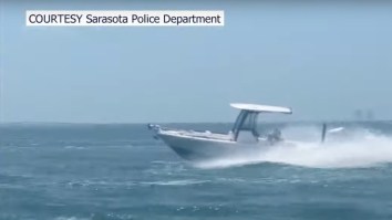 Police In Sarasota Stop Unmanned Boat Going 40 MPH With Officer’s Dangerous Leap Of Faith (Video)
