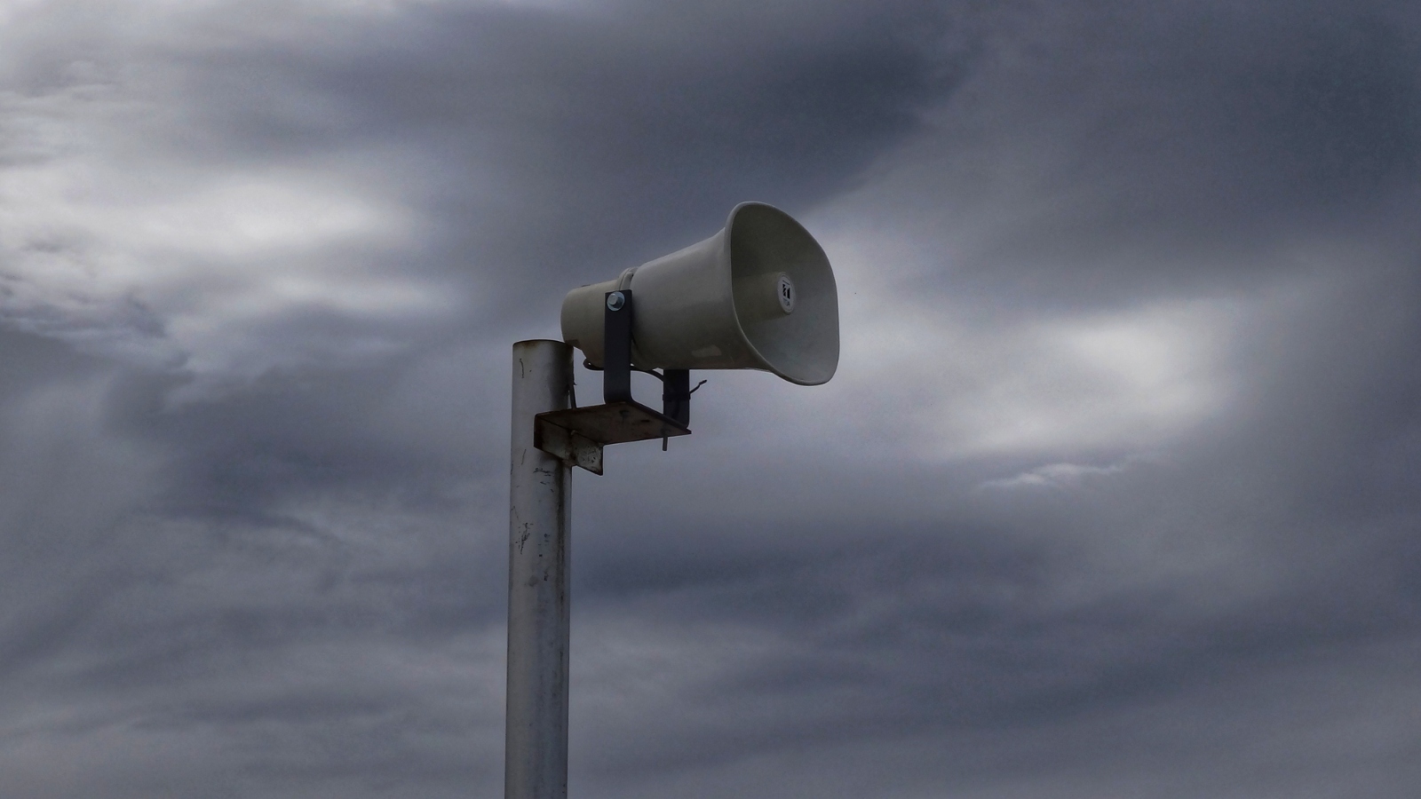 tornado alarm in American heartland