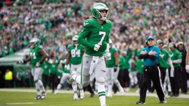 Kenny Pickett runs onto the field for the Philadelphia Eagles.