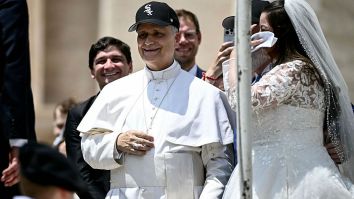 Picture Of The Pope In White Sox Hat Has MLB Fans Joking About The Obscure Chicago Sports Knowledge He Likely Possesses