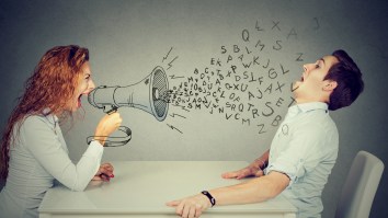 Chicago’s Screaming Club Is Drawing Hundreds Each Week To Yell Their Lungs Out At Lake Michigan