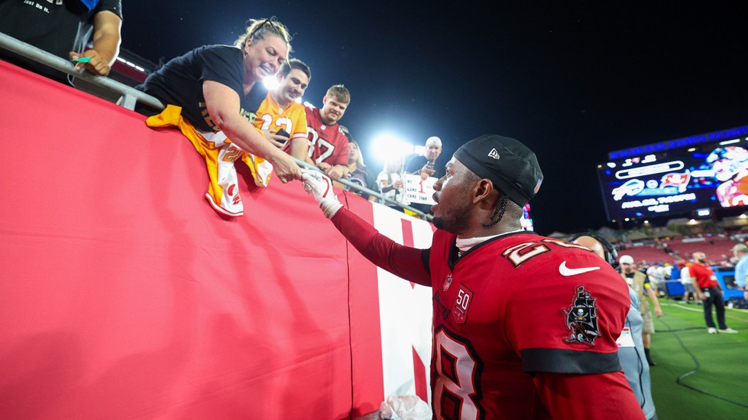 Shilo Sanders Attitude Character Buccaneers Fans NFL