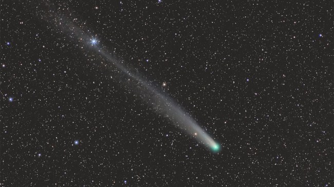 comet-in-a-starry-sky