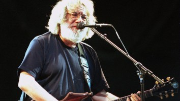 Grateful Dead Story From Elderly Grandma Who Had Jerry Garcia Over For Dinner Blows Her Granddaughter’s Mind